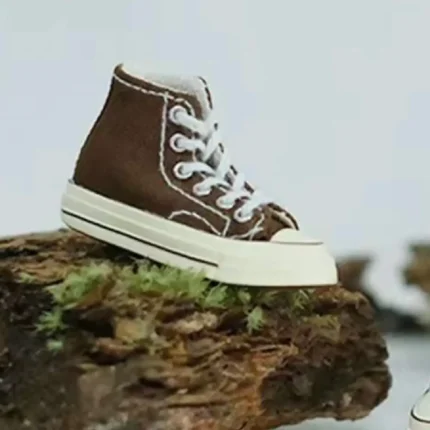 Labubu miniaturowe płócienne buty z charakterystycznymi detalami postaci